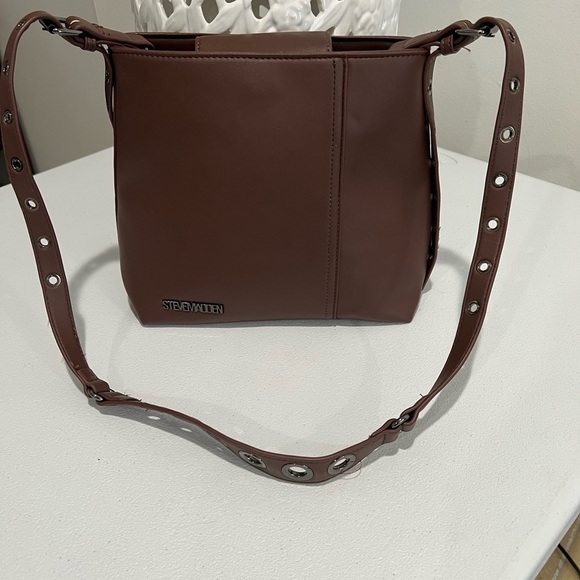 STEVE MADDEN CHOCOLATE COLORED CROSSBODY BAG - Picture 3 of 6